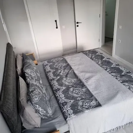 Apartman Belek'de 2+1 Klimali Havuzlu Lueks Belek